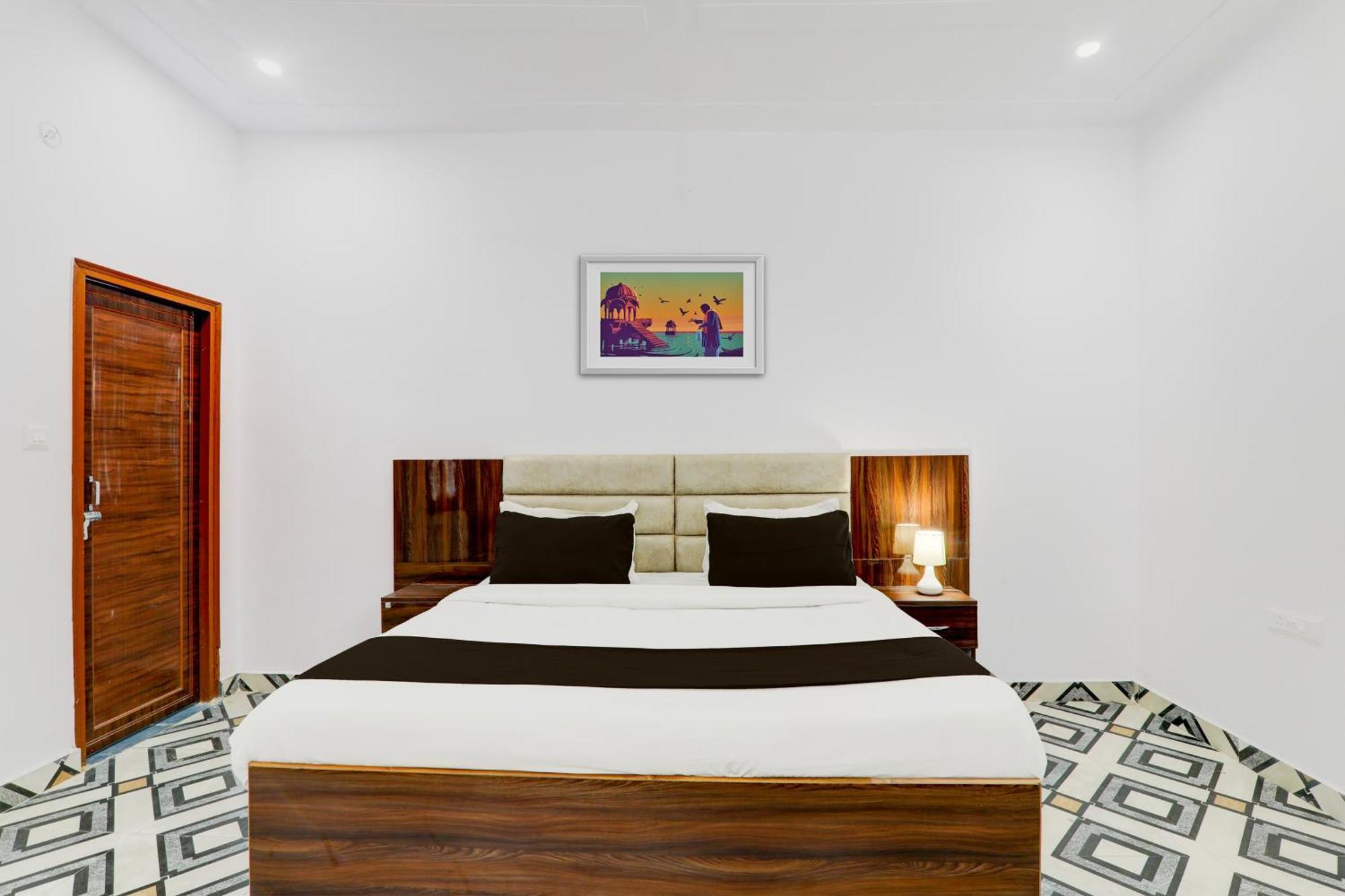 Hotel O White House Hasanganj 外观 照片